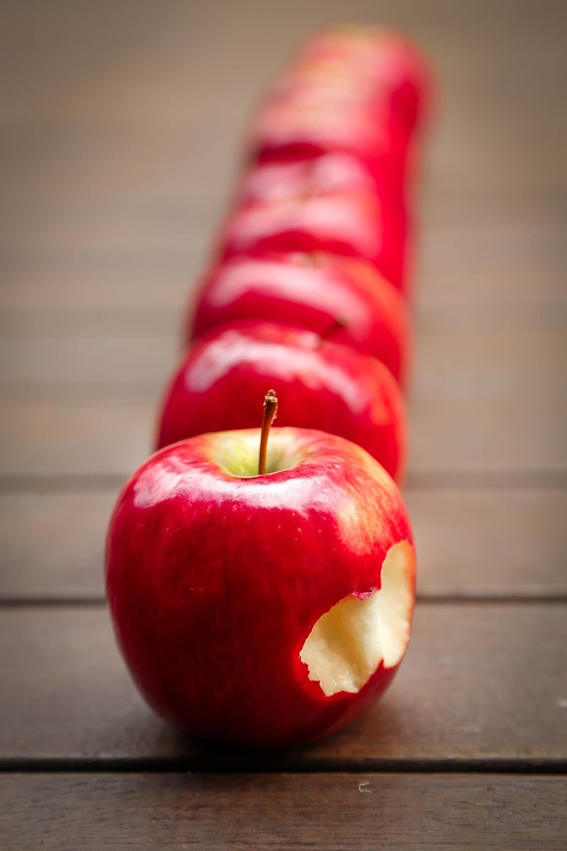 Fresh red apples